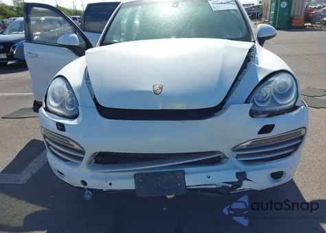 2014 Porsche Cayenne Platinum Edition из США, поврежденный, VIN WP1AA2A22ELA97168